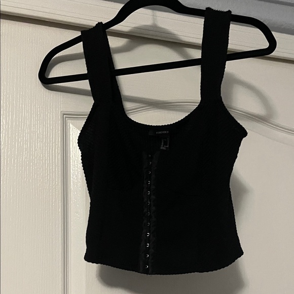 Forever 21 Black clasp closure-Front Crop Top - Picture 2 of 2